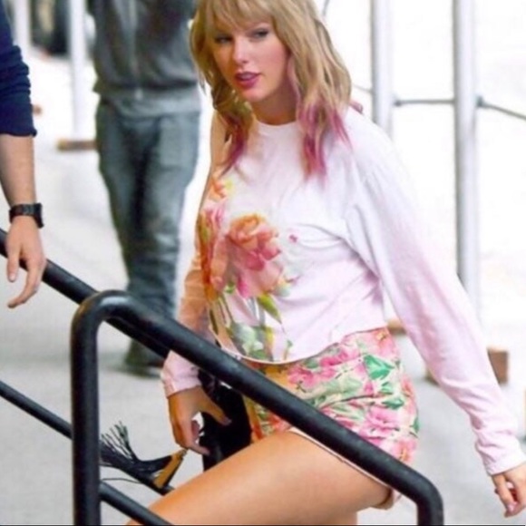 Rare Taylor Swift Shirt - Picture 12 of 16